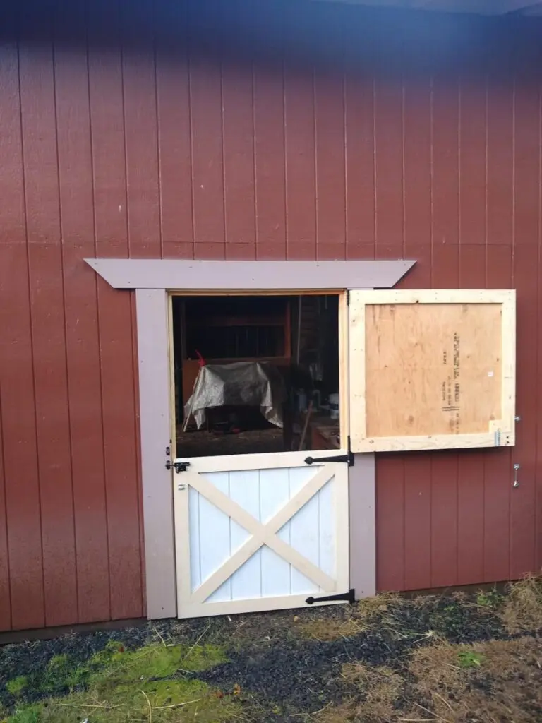 Dutch barn door for livestock