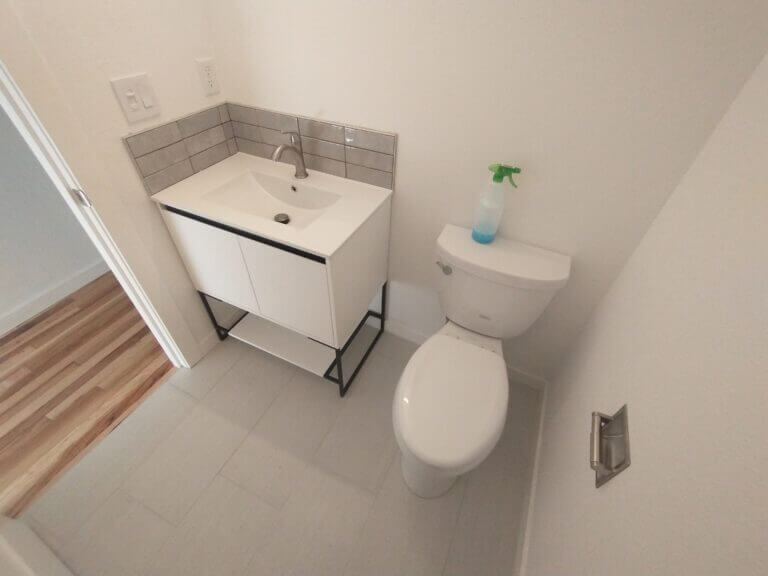 Bathroom-Vanity-Backsplash