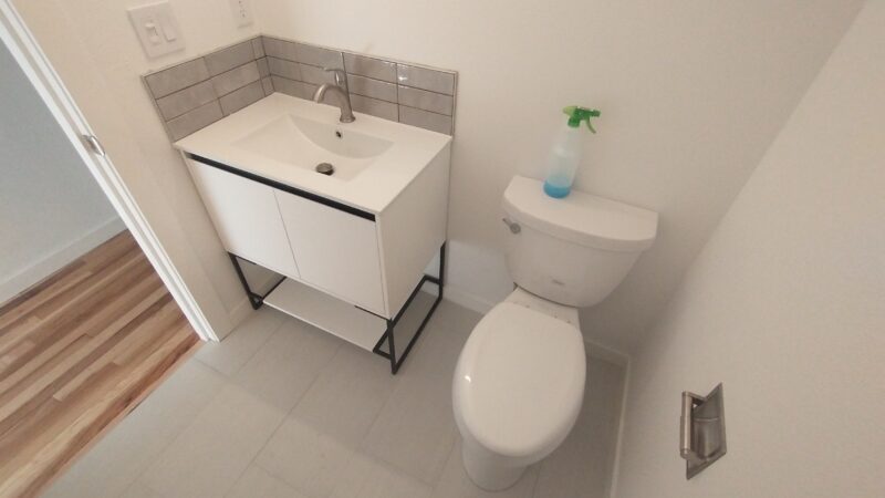 Bathroom-Vanity-Backsplash